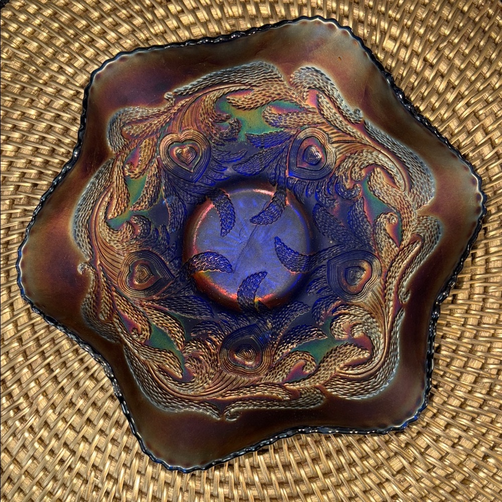 Stunning Vintage Carnival Glass Bowl
